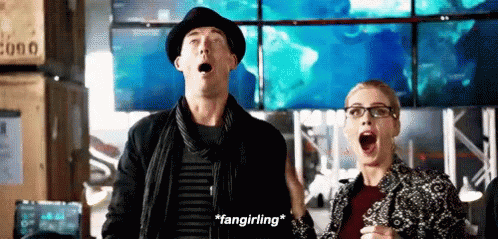 Olicity is officially back! 😍