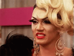 minha cara quando roxxxy começou a fazer drama só pra ficar: